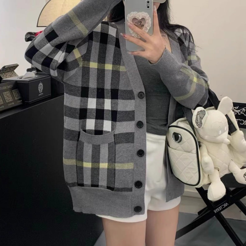 Womens Classic plaid knitted cardigan