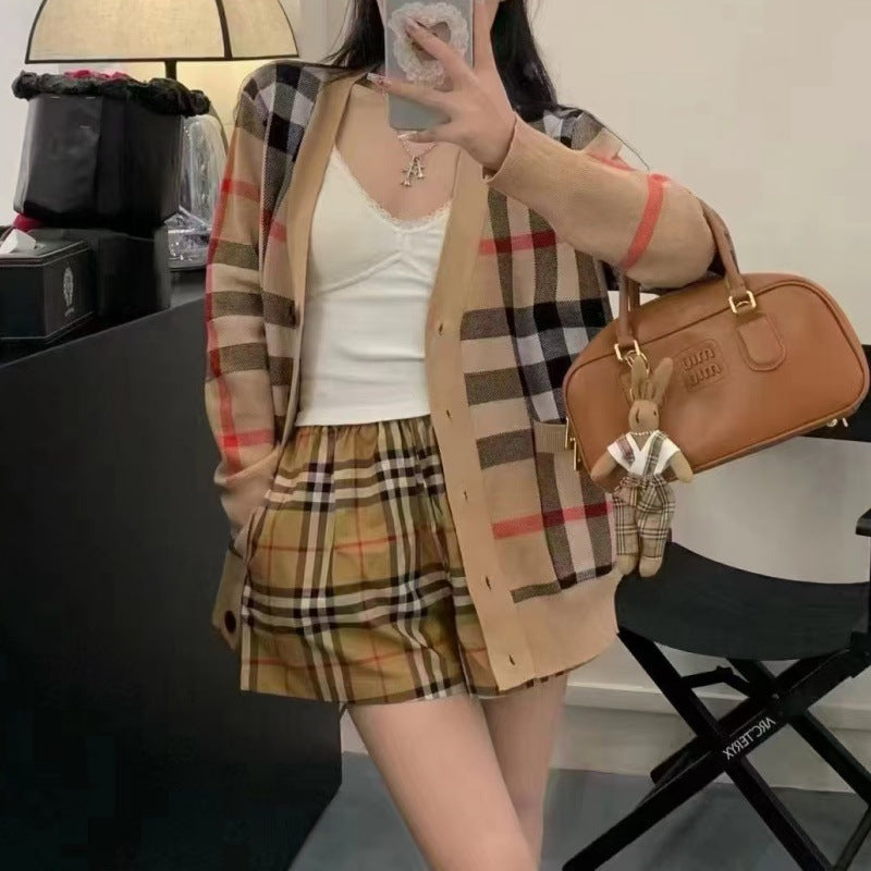 Womens Classic plaid knitted cardigan